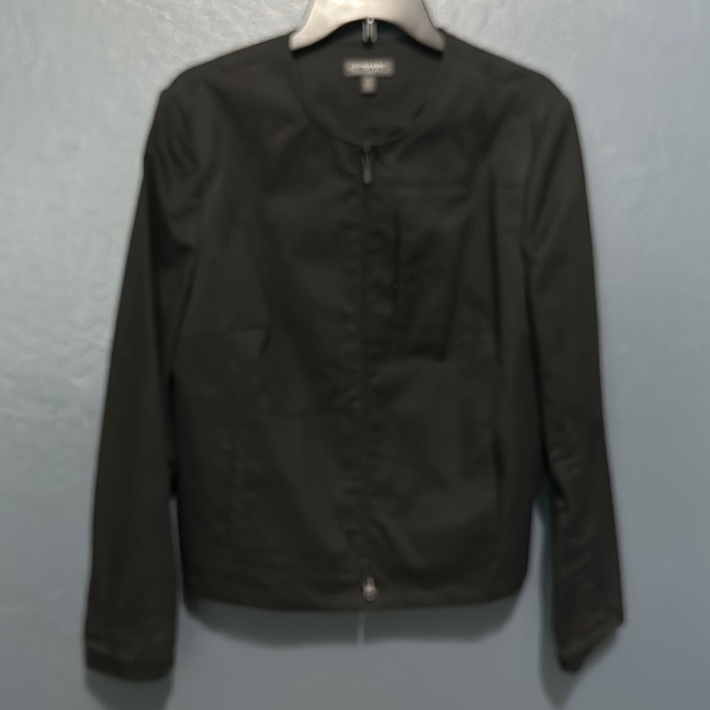 Classiques Entier Black Blazer with Structured Tailored Fit and Rounded Collar